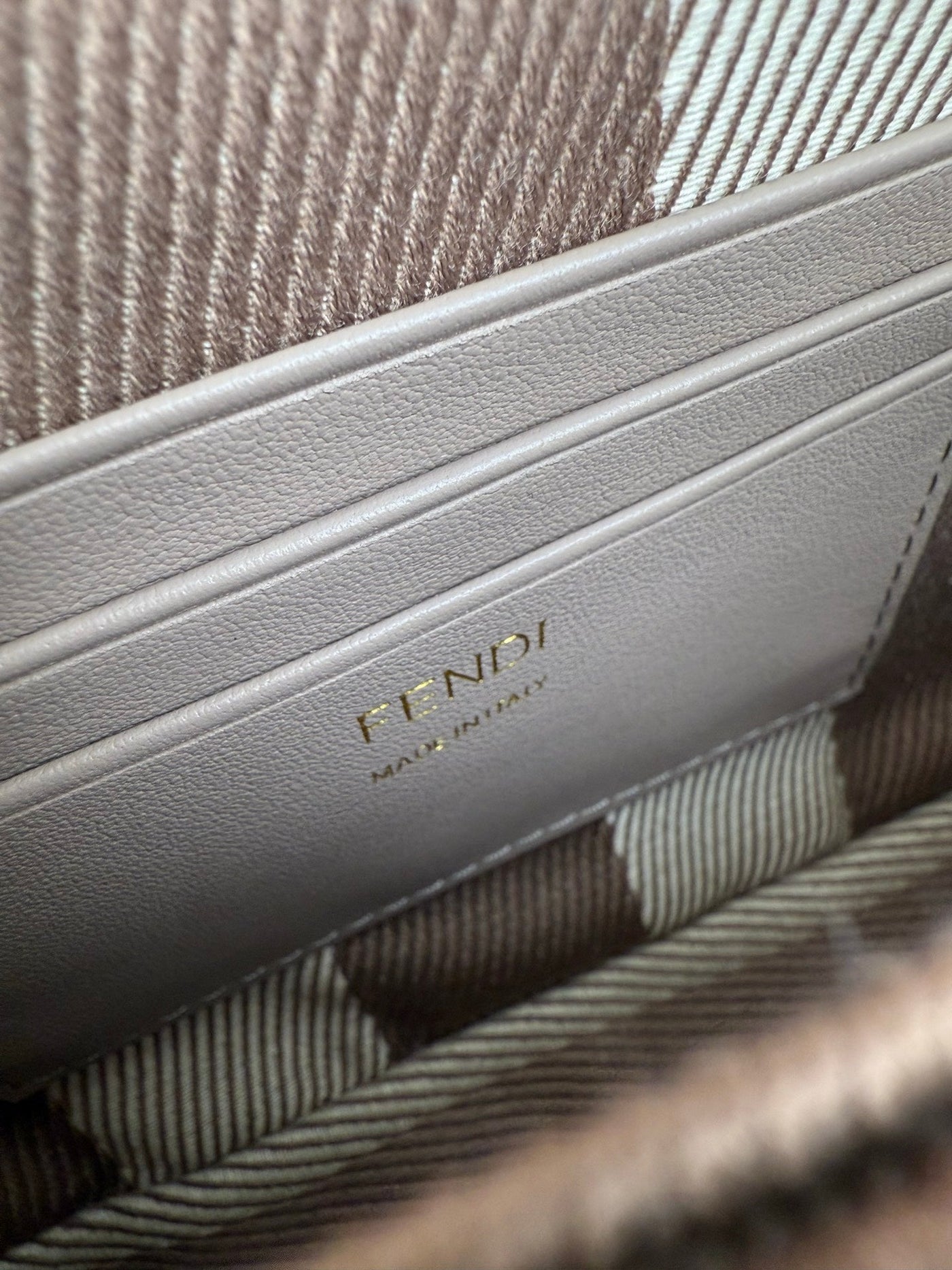 Fe*di baguette bag - image 8