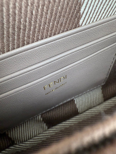 Fe*di baguette bag - image 8