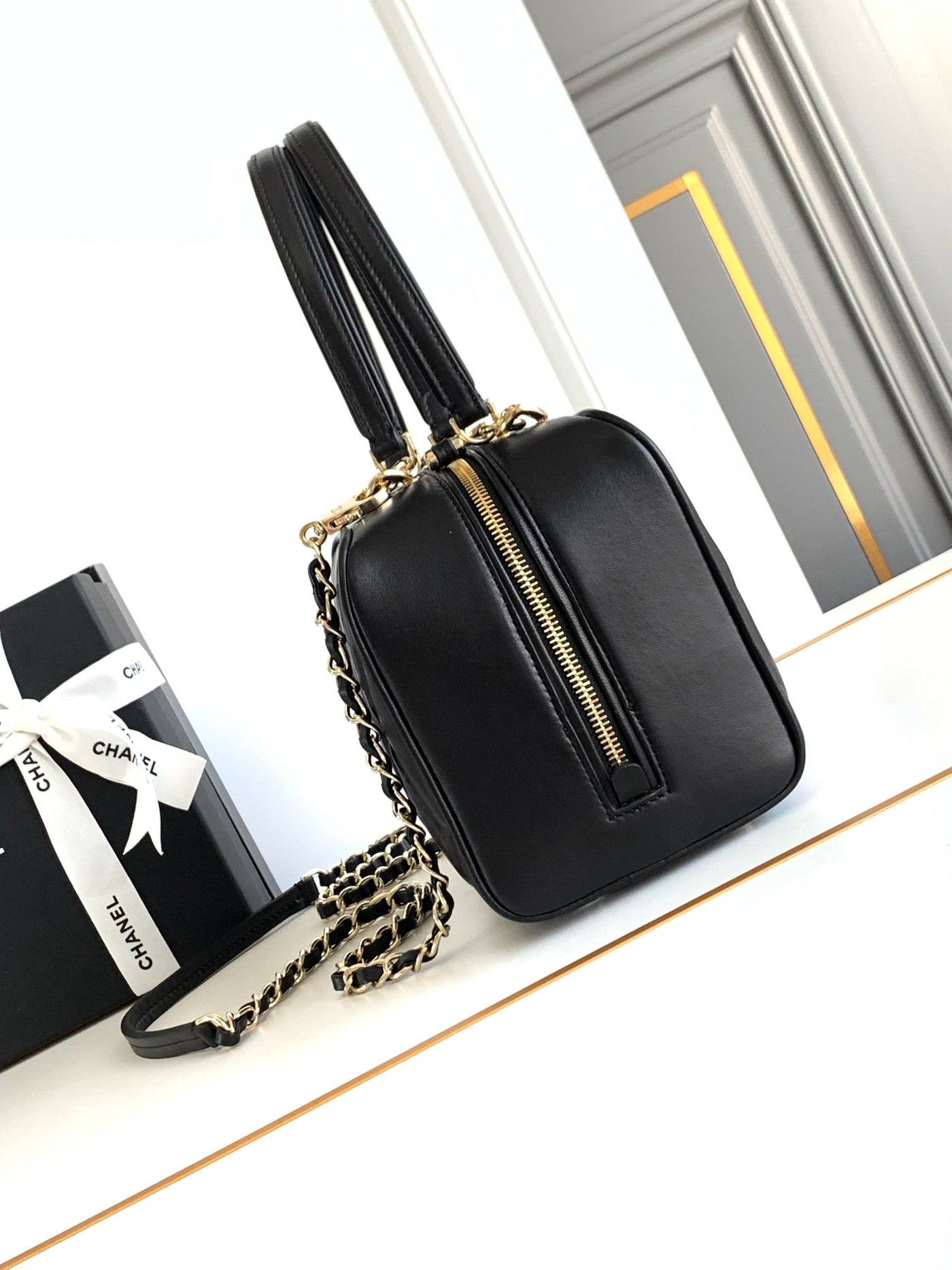 Chan*l black quilted lambskin leather bag - image 7