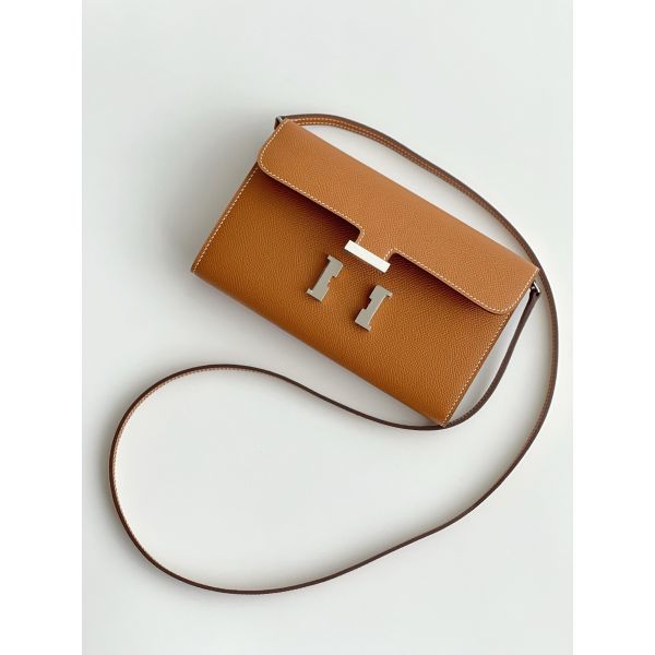 HERM Constance To Go Wallet in Gold Epsom Calfskin - Image 4
