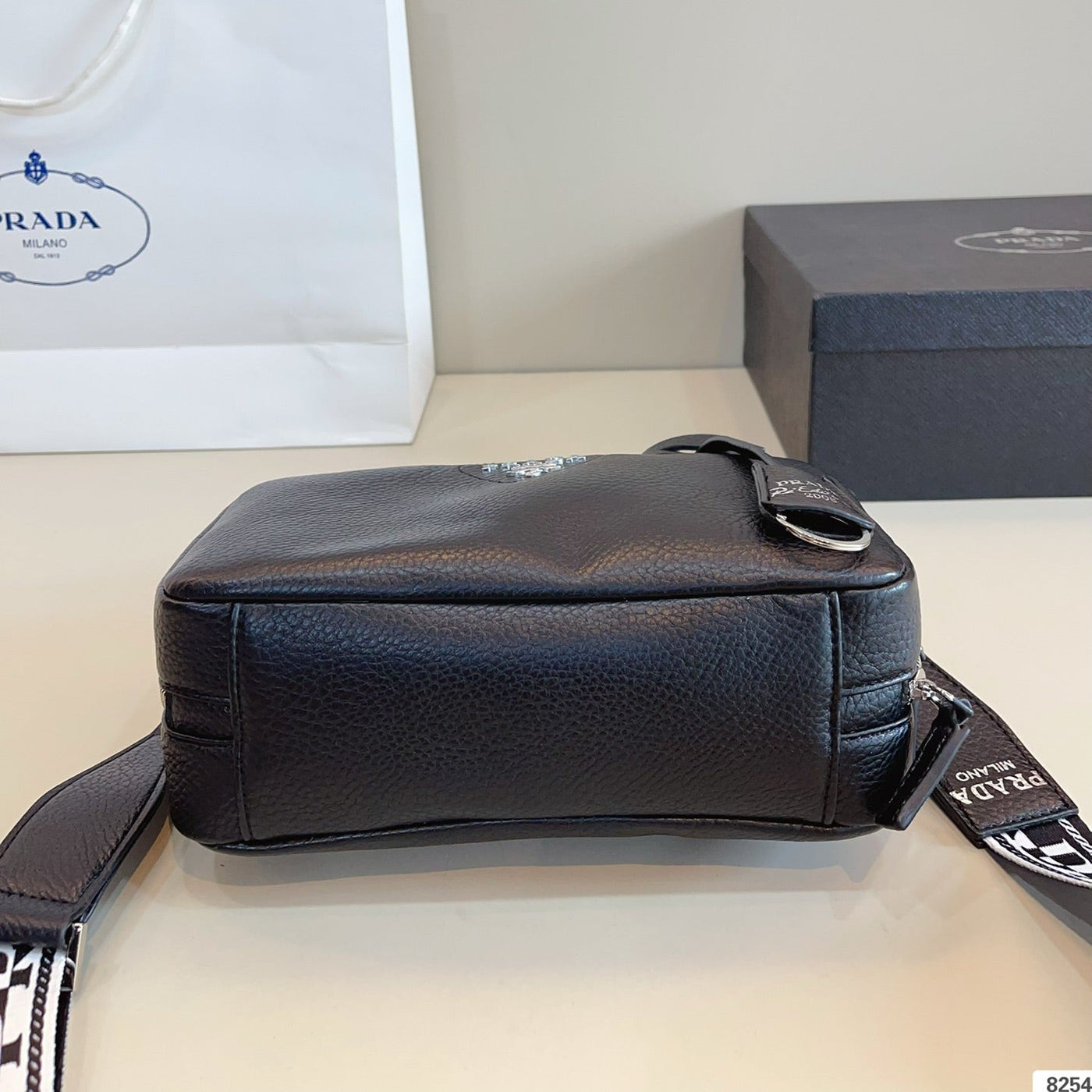 CLASSIC BOSTON BAG 25 IN BLACK GRAINED CALFSKIN