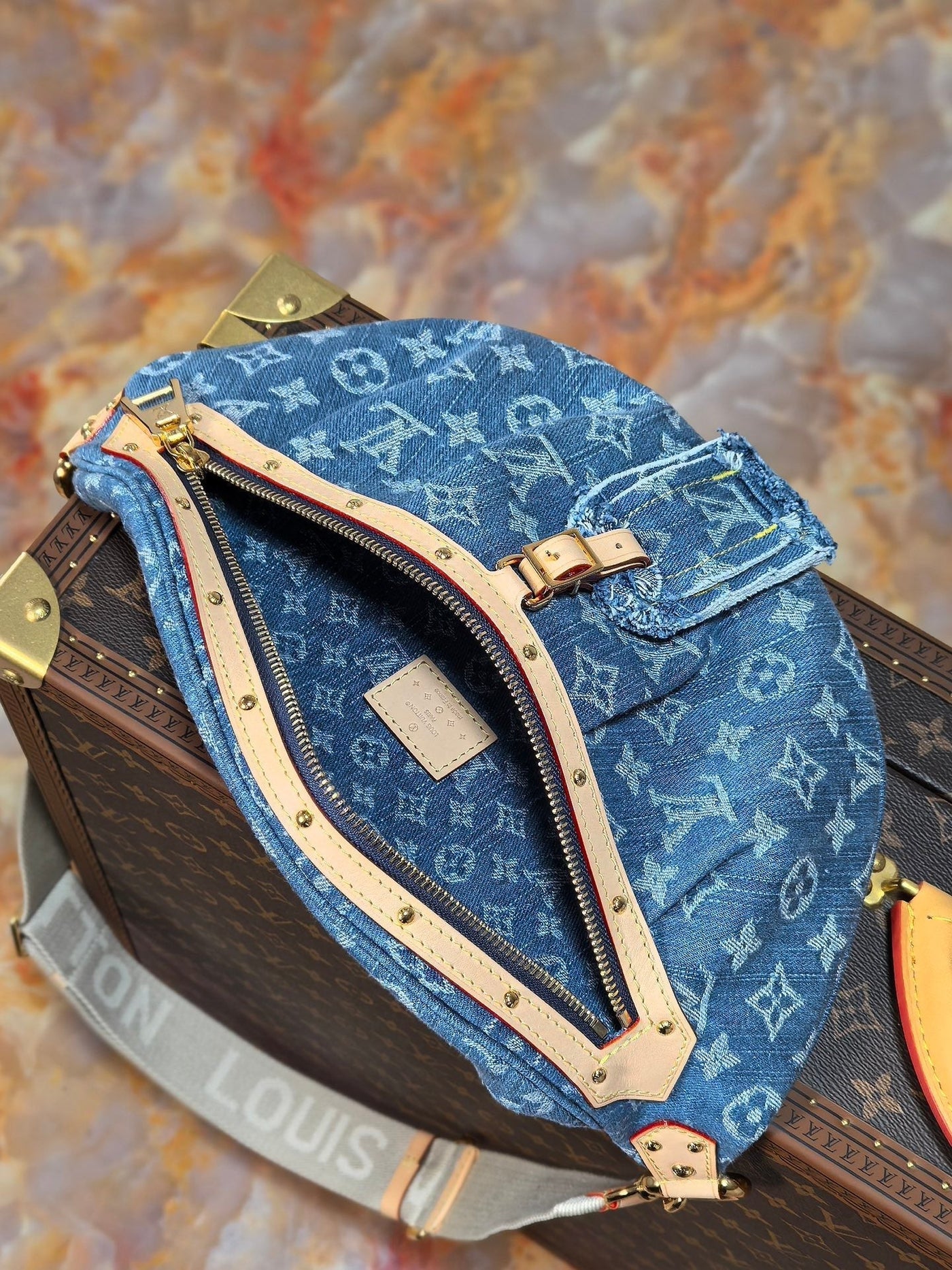lv 25s bumbag 38 in blue monogram denim leather trim gold hardware - image 6