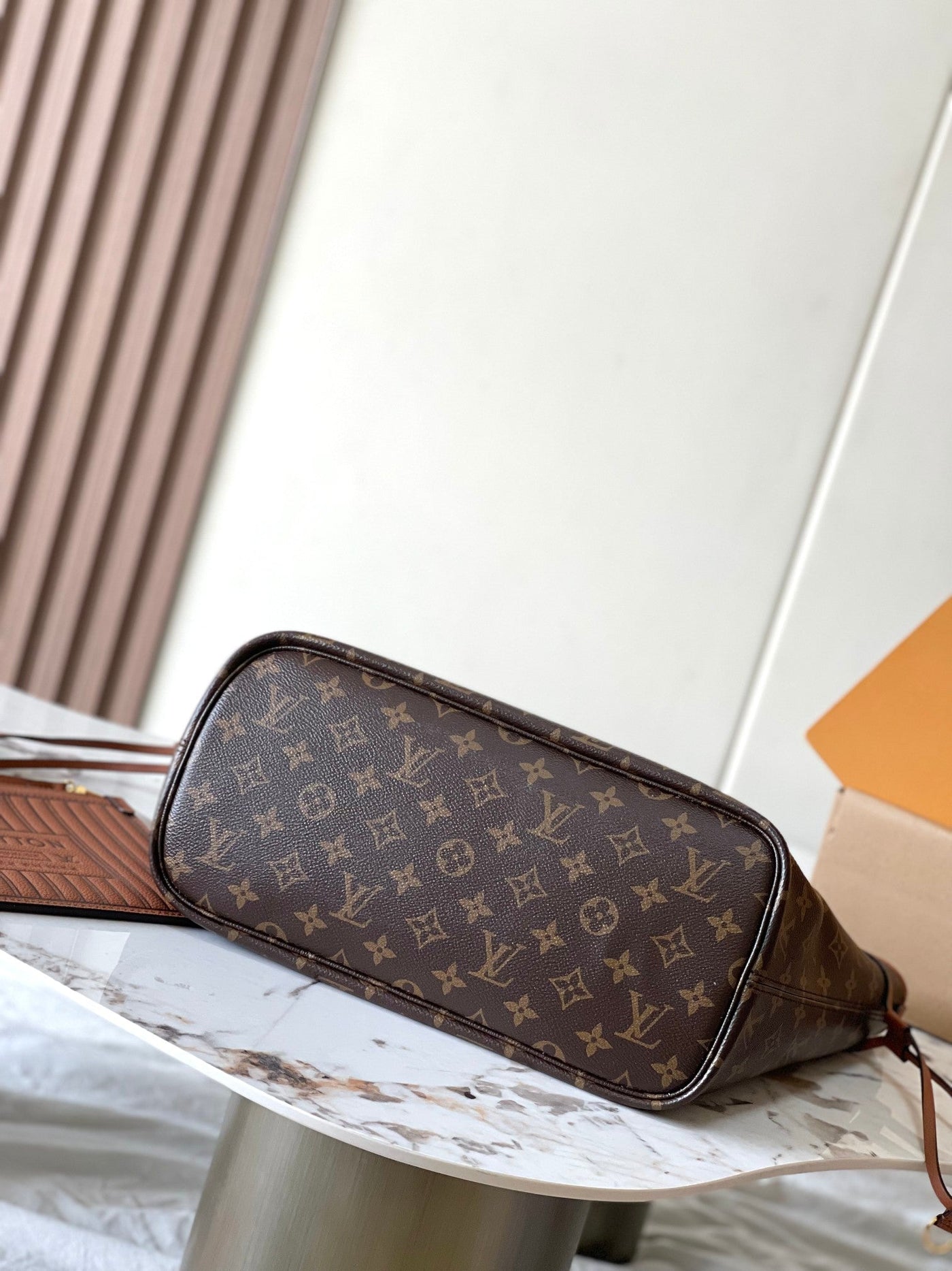 lv neverfull inside out mm in brown monogram canvas and calfskin trim - image 3