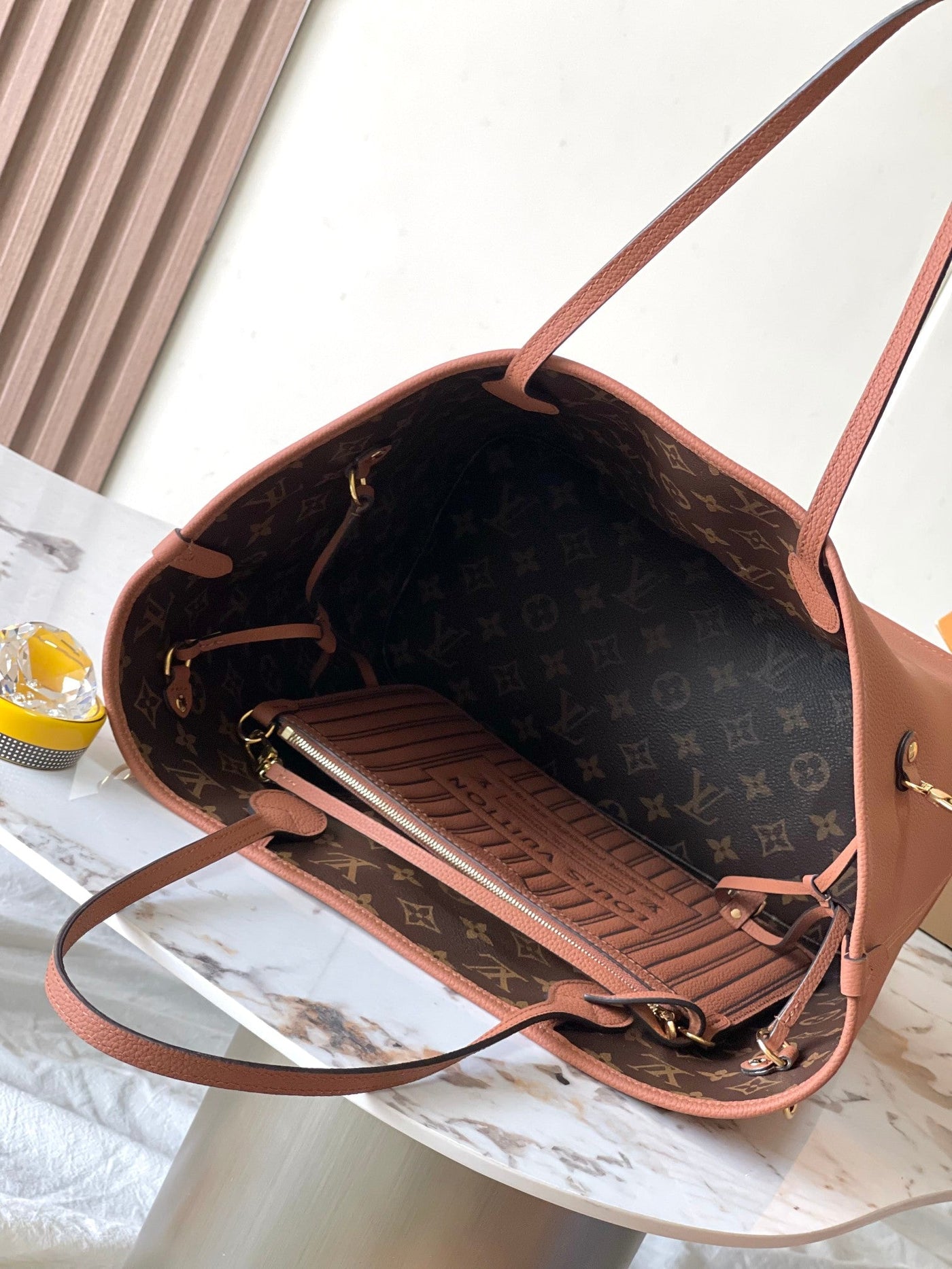 lv neverfull inside out mm in brown monogram canvas and calfskin trim - image 8