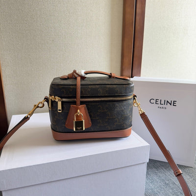 VANITY 18 IN BLACK TRIOMPHE CANVAS AND BROWN CALFSKIN GOLD HARDWARE - Image 3