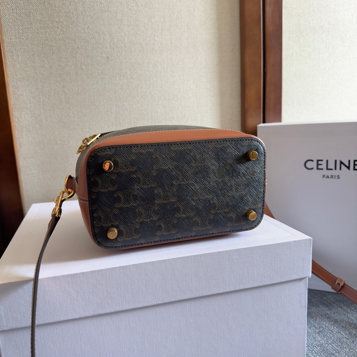 VANITY 18 IN BLACK TRIOMPHE CANVAS AND BROWN CALFSKIN GOLD HARDWARE - Image 5