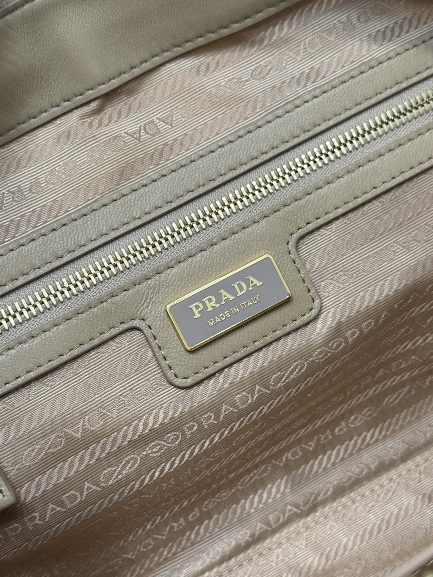 large top handle bag 35 in dried moss nylon and calfskin trim - image 5