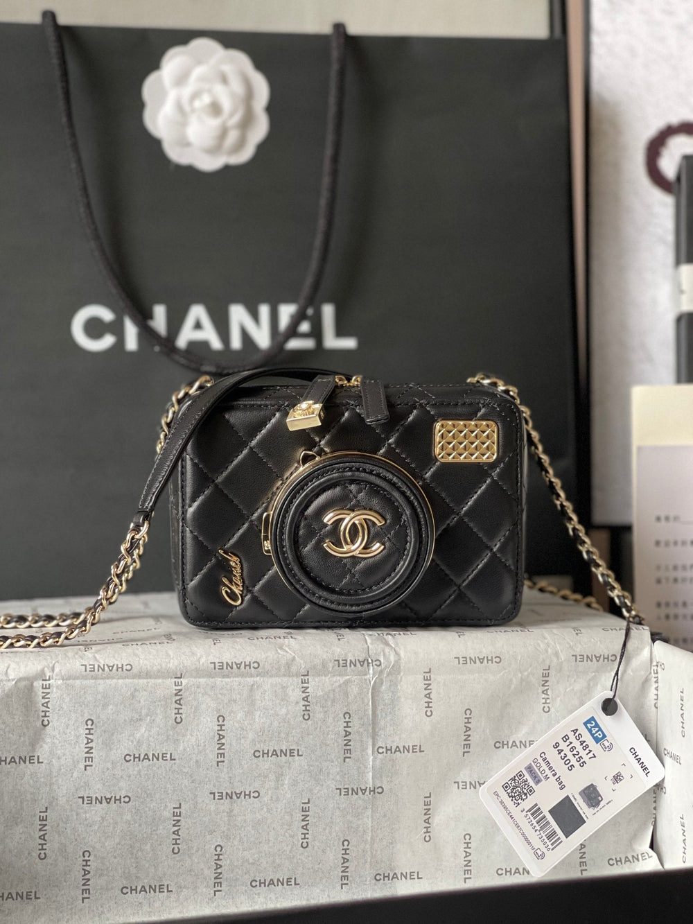 CC 16 CAMERA BAG IN BLACK CALFSKIN AND GOLD PLATED METAL - Image 2