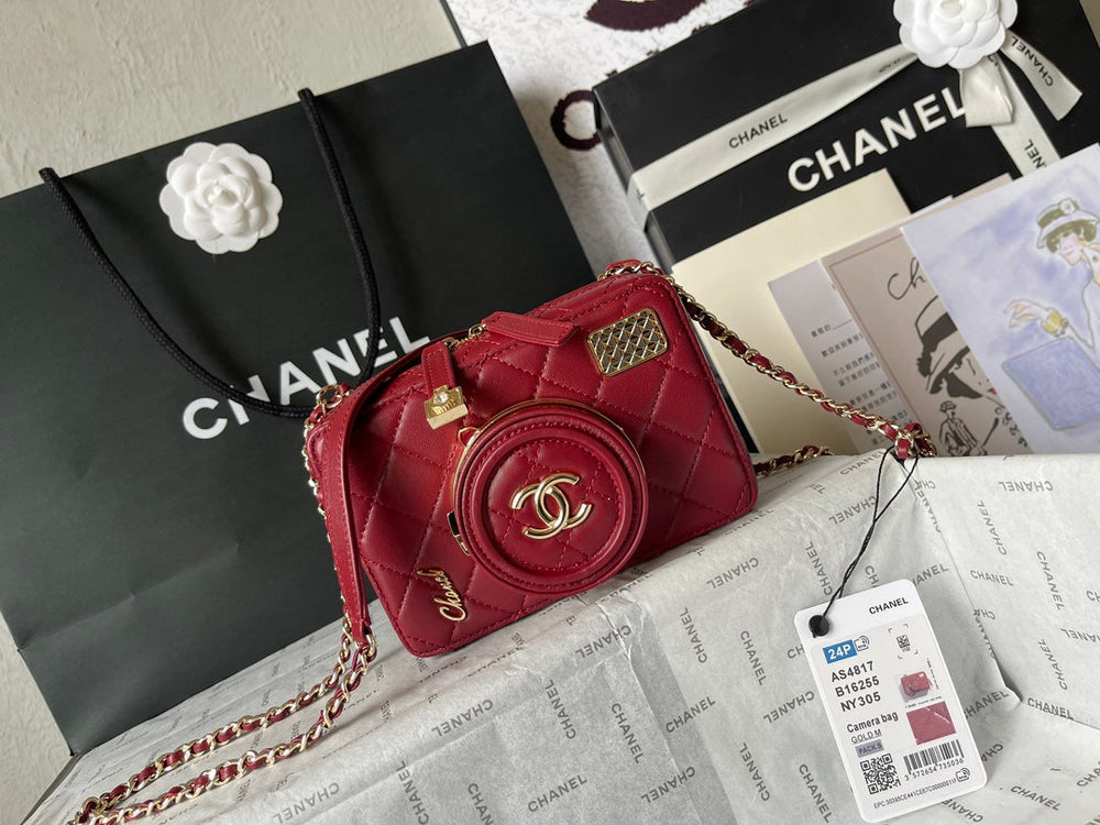 CC 16 CAMERA BAG IN BURGUNDY RED CALFSKIN AND GOLD PLATED METAL - Image 2