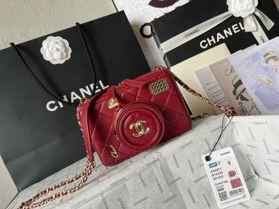 CC 16 CAMERA BAG IN BURGUNDY RED CALFSKIN AND GOLD PLATED METAL - Image 4