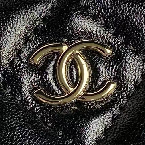 MEDIUM CAMERA BAG 23 IN BLACK LAMBSKIN GOLD HARDWARE - Image 2