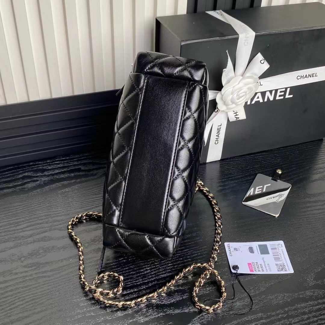 MEDIUM CAMERA BAG 23 IN BLACK LAMBSKIN GOLD HARDWARE - Image 10