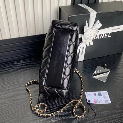 MEDIUM CAMERA BAG 23 IN BLACK LAMBSKIN GOLD HARDWARE - Image 10