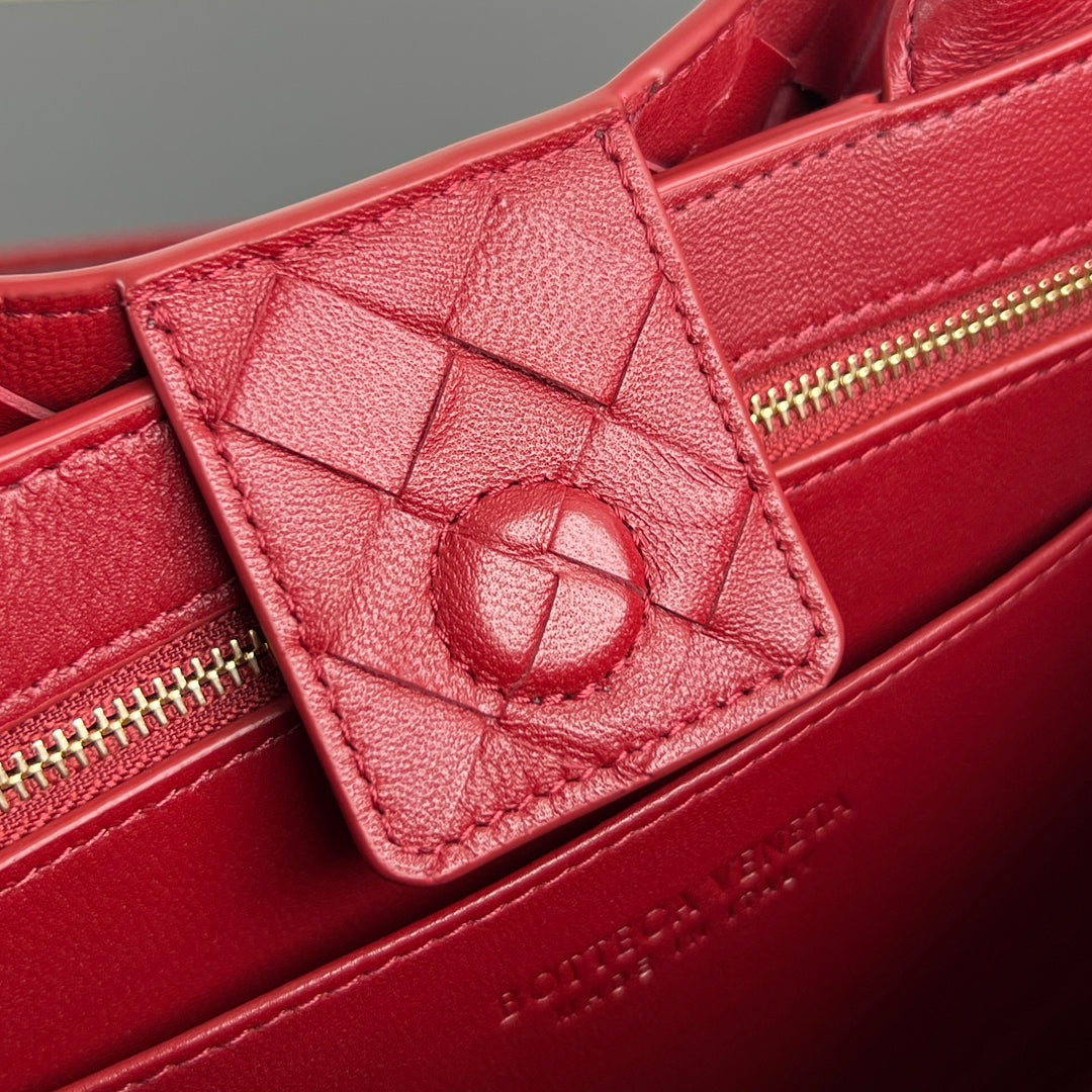 SMALL ANDIAMO 29 IN RED LAMBSKIN - Image 8