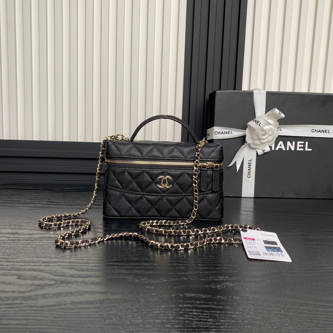 COSMETIC BAG 19 IN BLACK GRAINED CALFSKIN GOLD HARDWARE - Main Image
