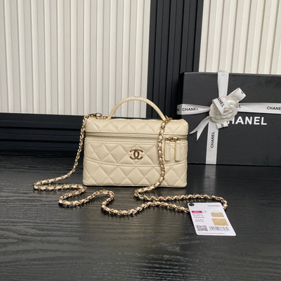 COSMETIC BAG 19 IN CREAM GRAINED CALFSKIN GOLD HARDWARE - Main Image