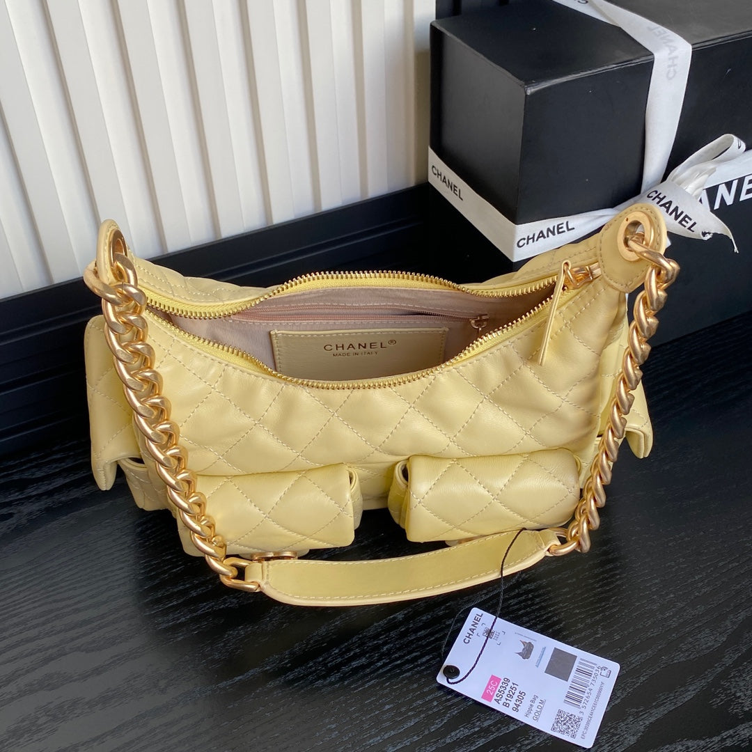 QUILTED HOBO CARGO BAG 31 IN LIGHT YELLOW CALFSKIN GOLD CHAIN - Image 9