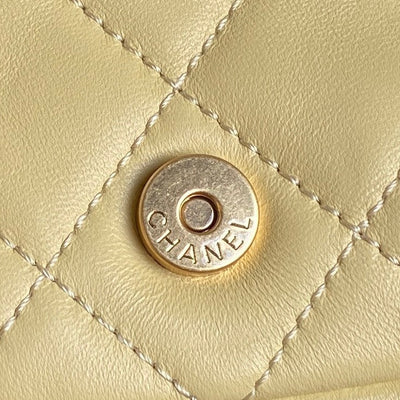 QUILTED HOBO CARGO BAG 31 IN LIGHT YELLOW CALFSKIN GOLD CHAIN - Image 4