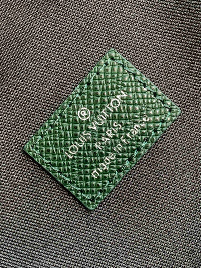 lv avenue slingbag 31 in dark green taiga leather - image 4