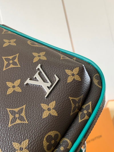 lv avenue slingbag 31 in brown mix green damier graphite canvas - image 4
