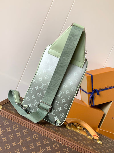 lv avenue slingbag 31 in white and black ombre monogram canvas - image 2