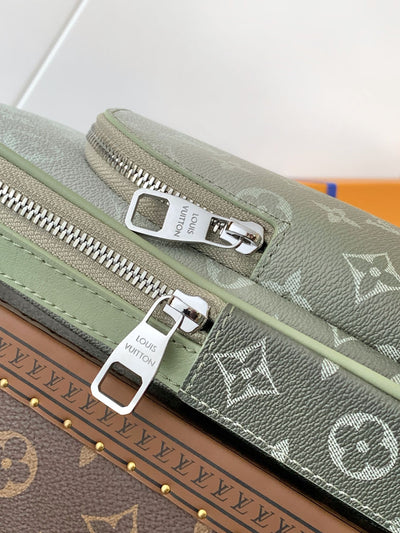 lv avenue slingbag 31 in white and black ombre monogram canvas - image 9