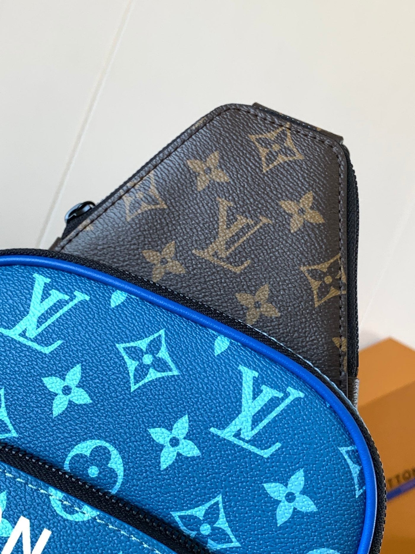 lv avenue slingbag 31 in blue and brown taiga leather - image 3