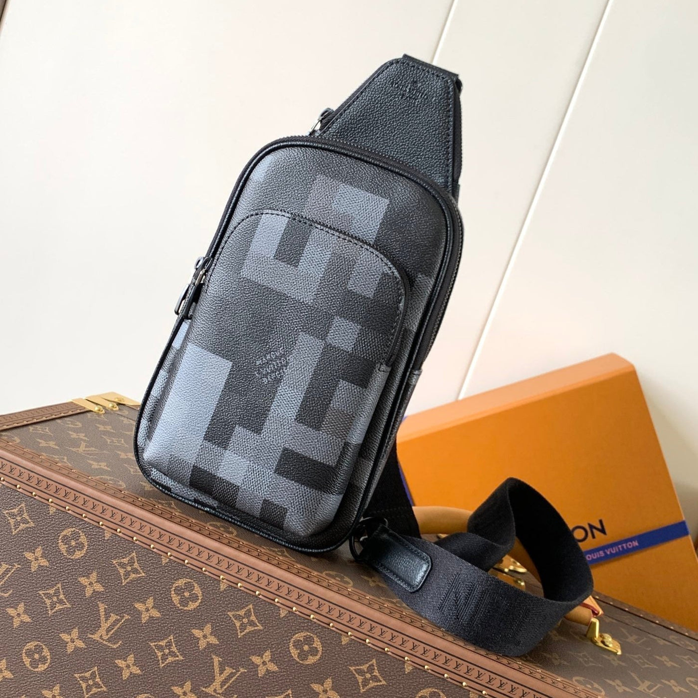 lv avenue 31 in black canvas calfskin - main image