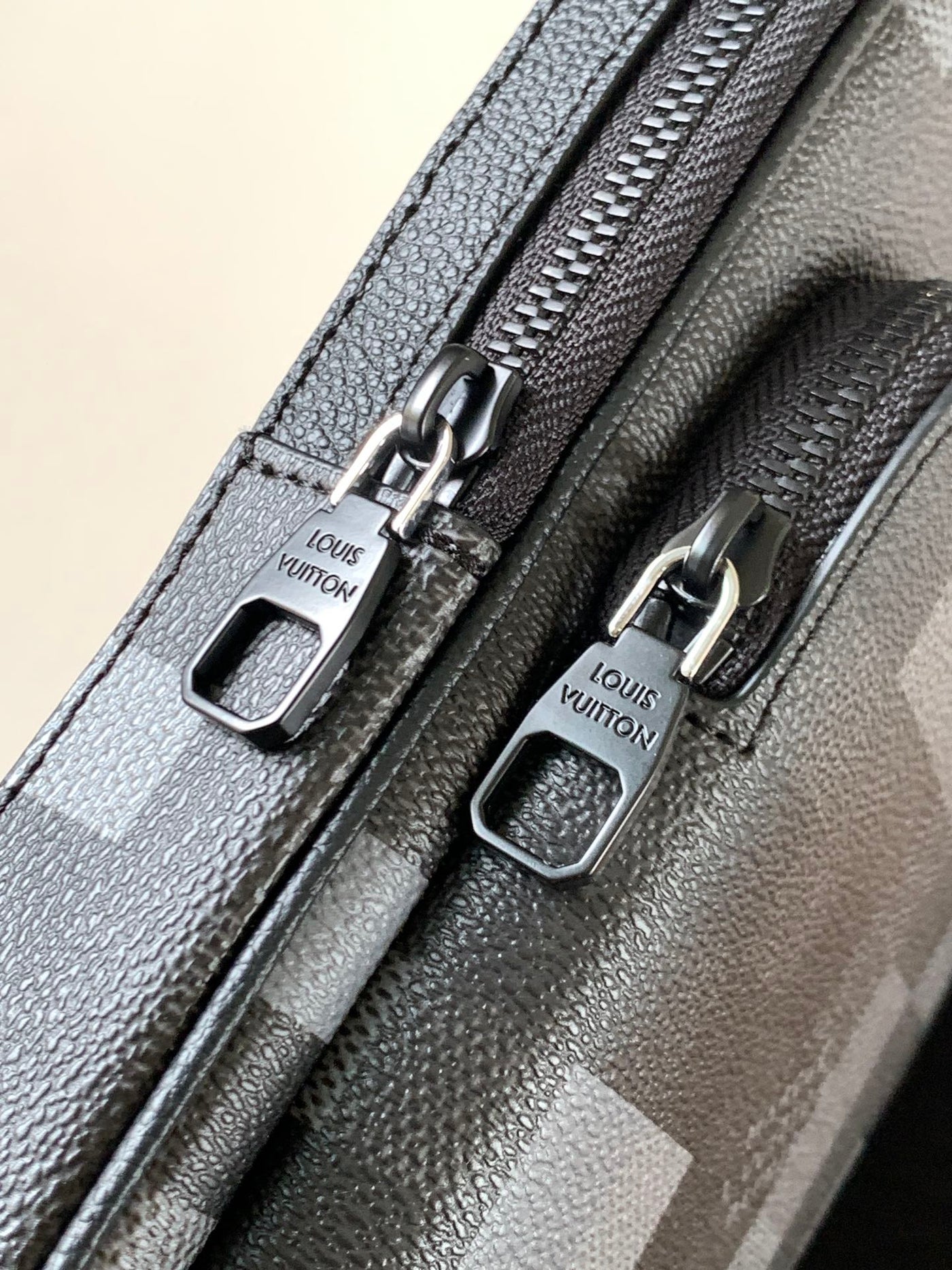 lv avenue 31 in black canvas calfskin - image 9