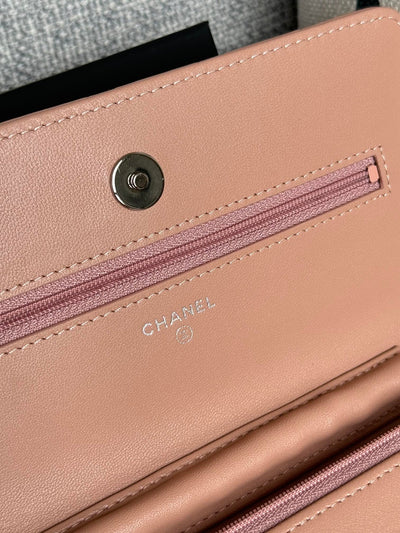 CC WOC ENTRUPY 19 BAG IN LIGHT PINK CALFSKIN - Image 11