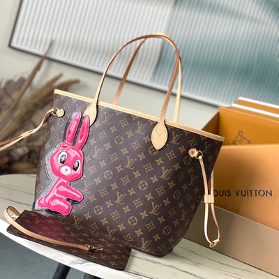 lv neverfull mm in brown monogram canvas with pink rabbit patch - main image