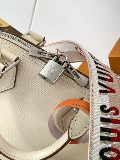 alma bb bag 23 in beige grain cowhide - image 2