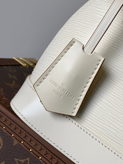 alma bb bag 23 in beige grain cowhide - image 5