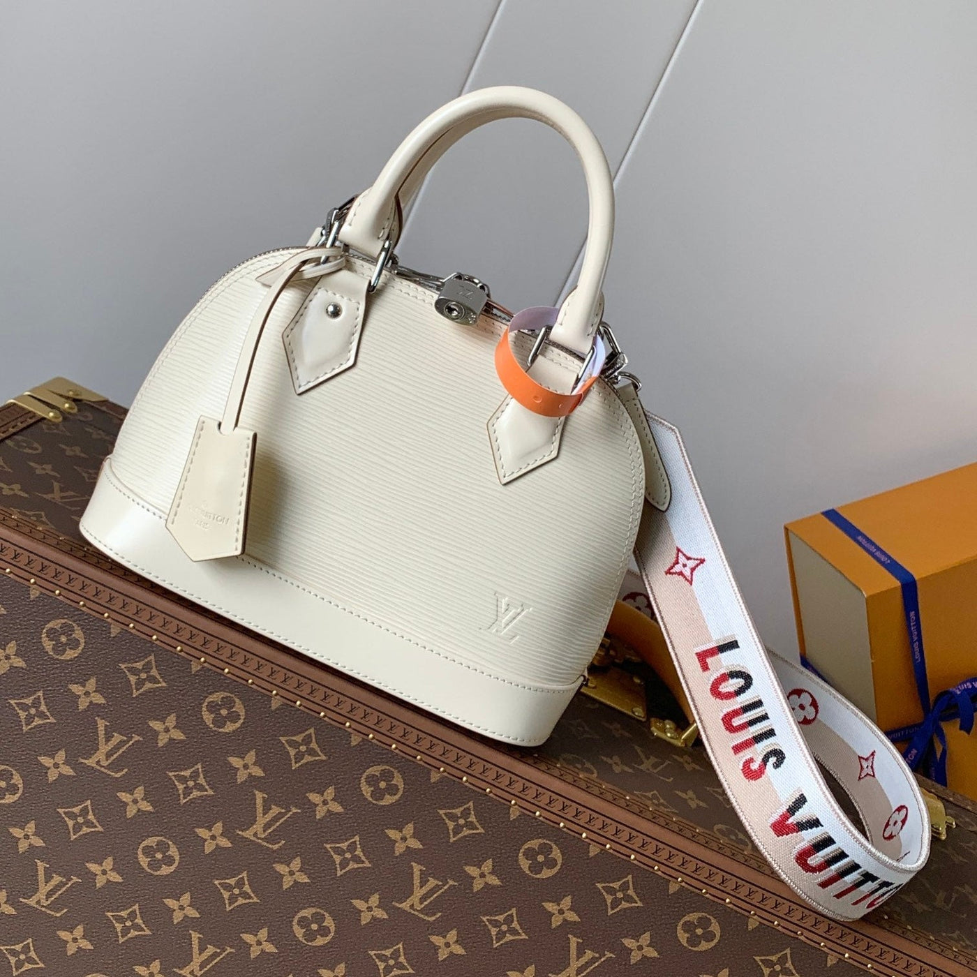 alma bb bag 23 in beige grain cowhide - main image