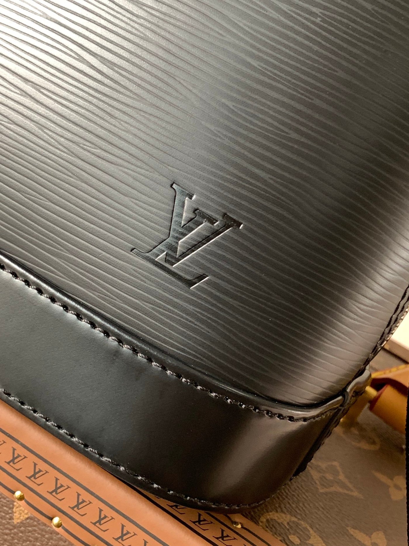 lv alma bb bag 23 in black grain cowhide - image 6