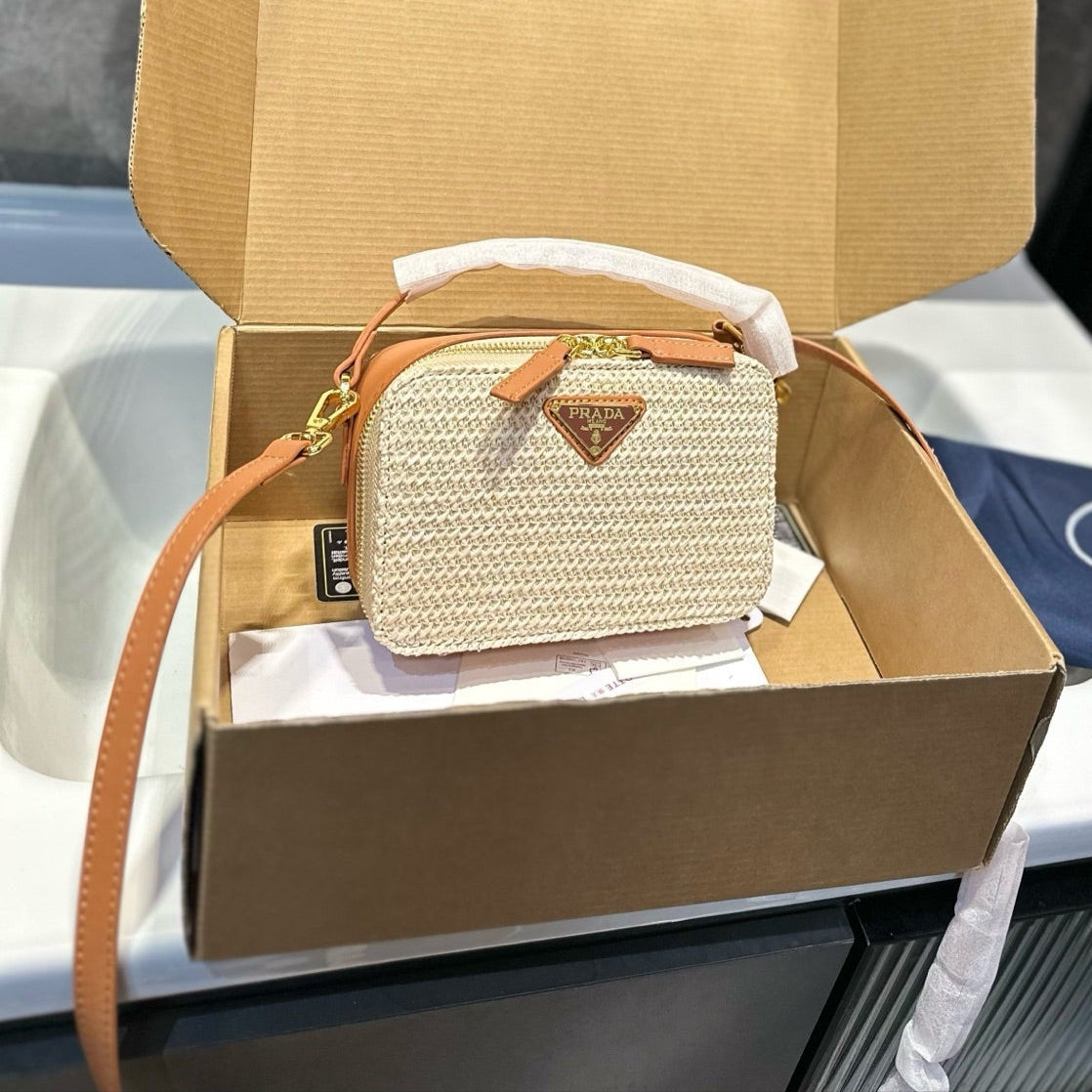 CROCHET SHOULDER BAG 18 IN BEIGE WOVEN RAFFIA CALFSKIN STRAP