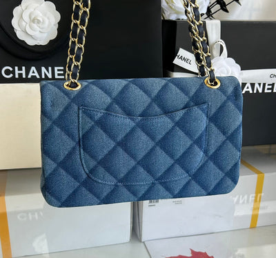 MEDIUM FLAP BAG 25 IN CLASSIC BLUE DENIM GOLD HARDWARE - Image 7