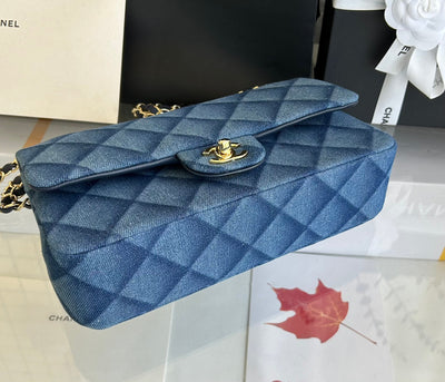 MEDIUM FLAP BAG 25 IN CLASSIC BLUE DENIM GOLD HARDWARE - Image 9
