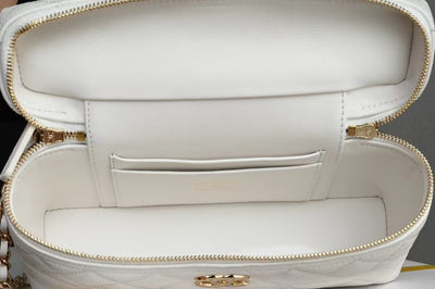 COSMETIC BAG 19 IN WHITE GRAINED CALFSKIN GOLD HARDWARE - Image 5