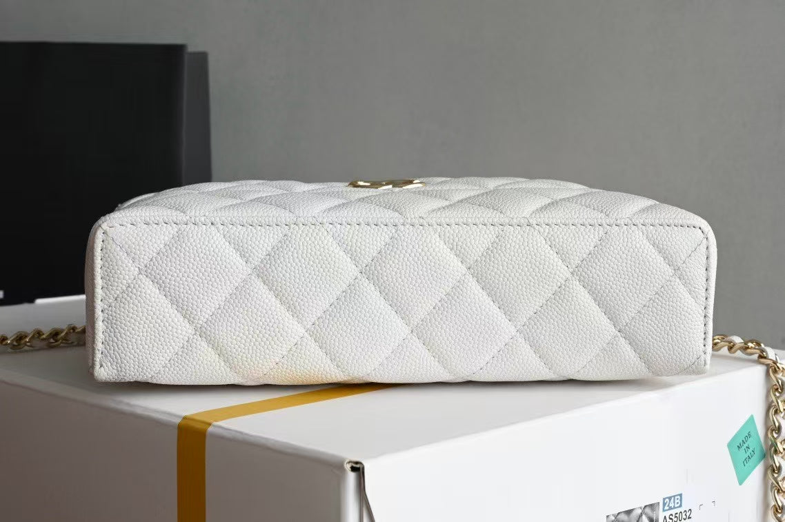 COSMETIC BAG 19 IN WHITE GRAINED CALFSKIN GOLD HARDWARE - Image 6