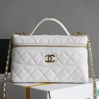 COSMETIC BAG 19 IN WHITE GRAINED CALFSKIN GOLD HARDWARE - Main Image