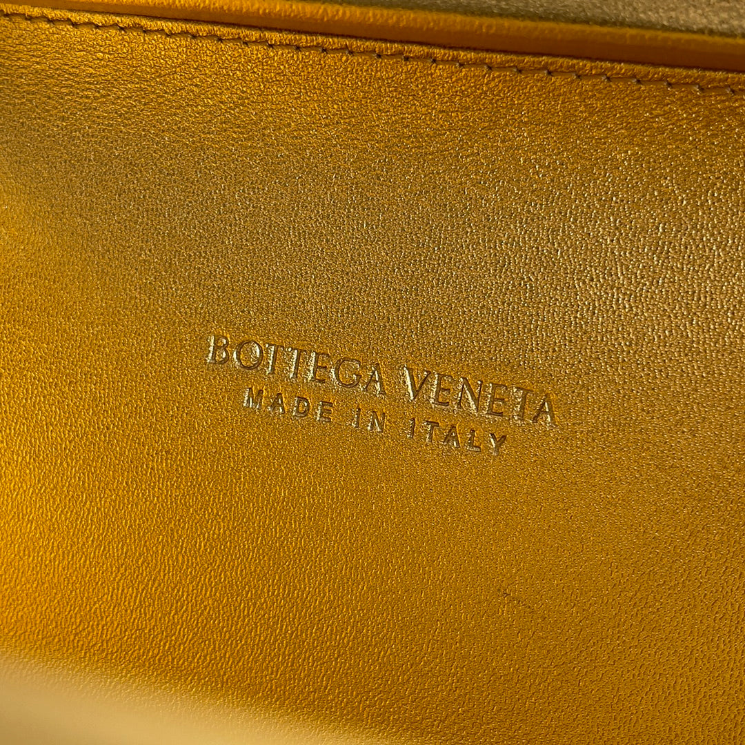 CLASSIC KNOT 20 IN GOLDEN LAMBSKIN - Image 10
