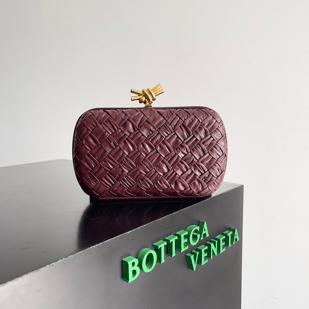 CLASSIC KNOT 20 IN PLUM PURPLE LAMBSKIN - Main Image