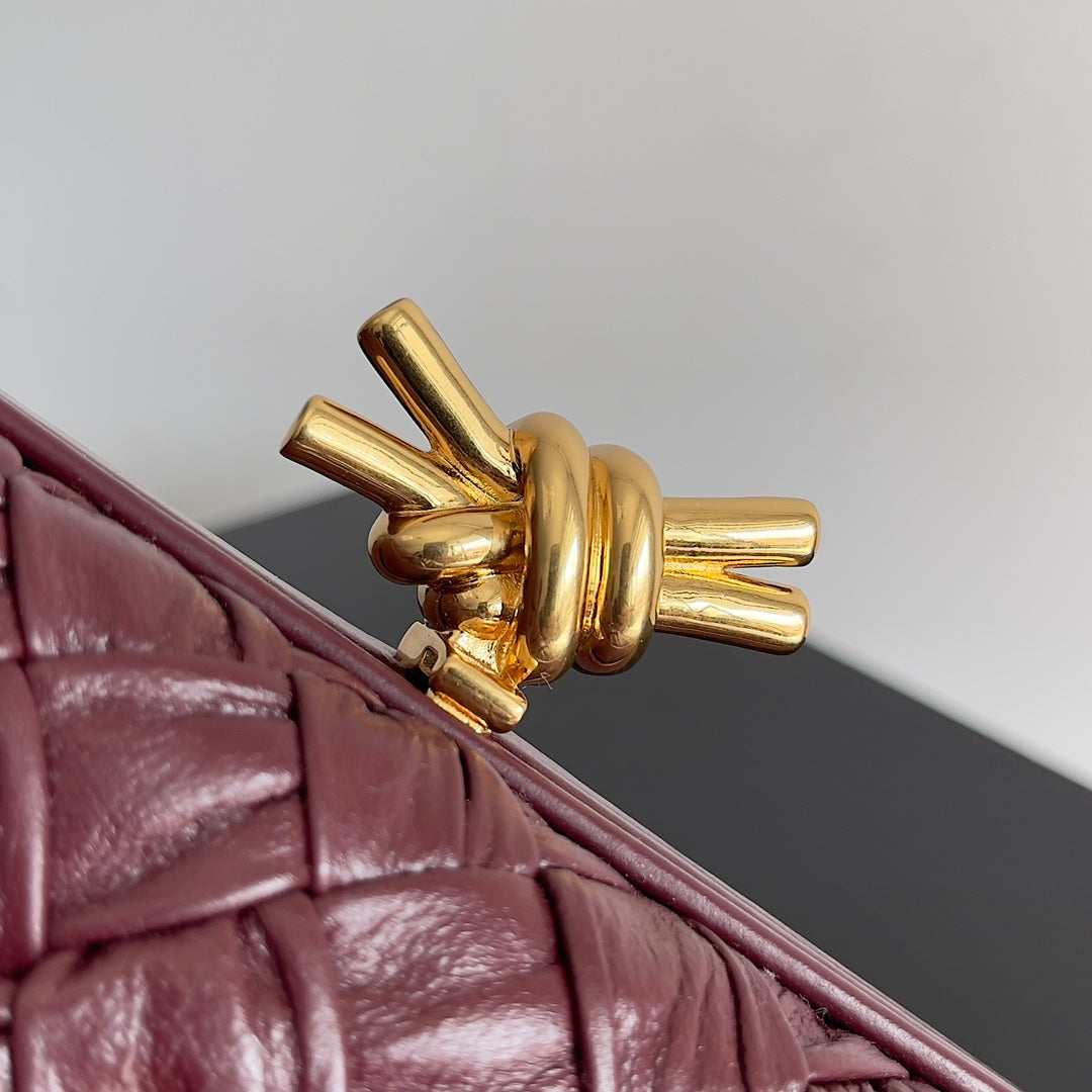 CLASSIC KNOT 20 IN PLUM PURPLE LAMBSKIN - Image 10