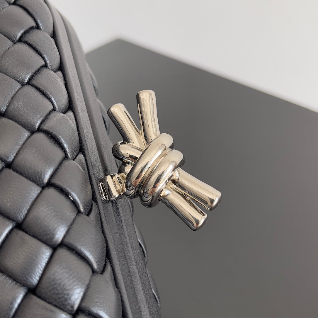 CLASSIC KNOT 20 IN BLACK LAMBSKIN - Image 11