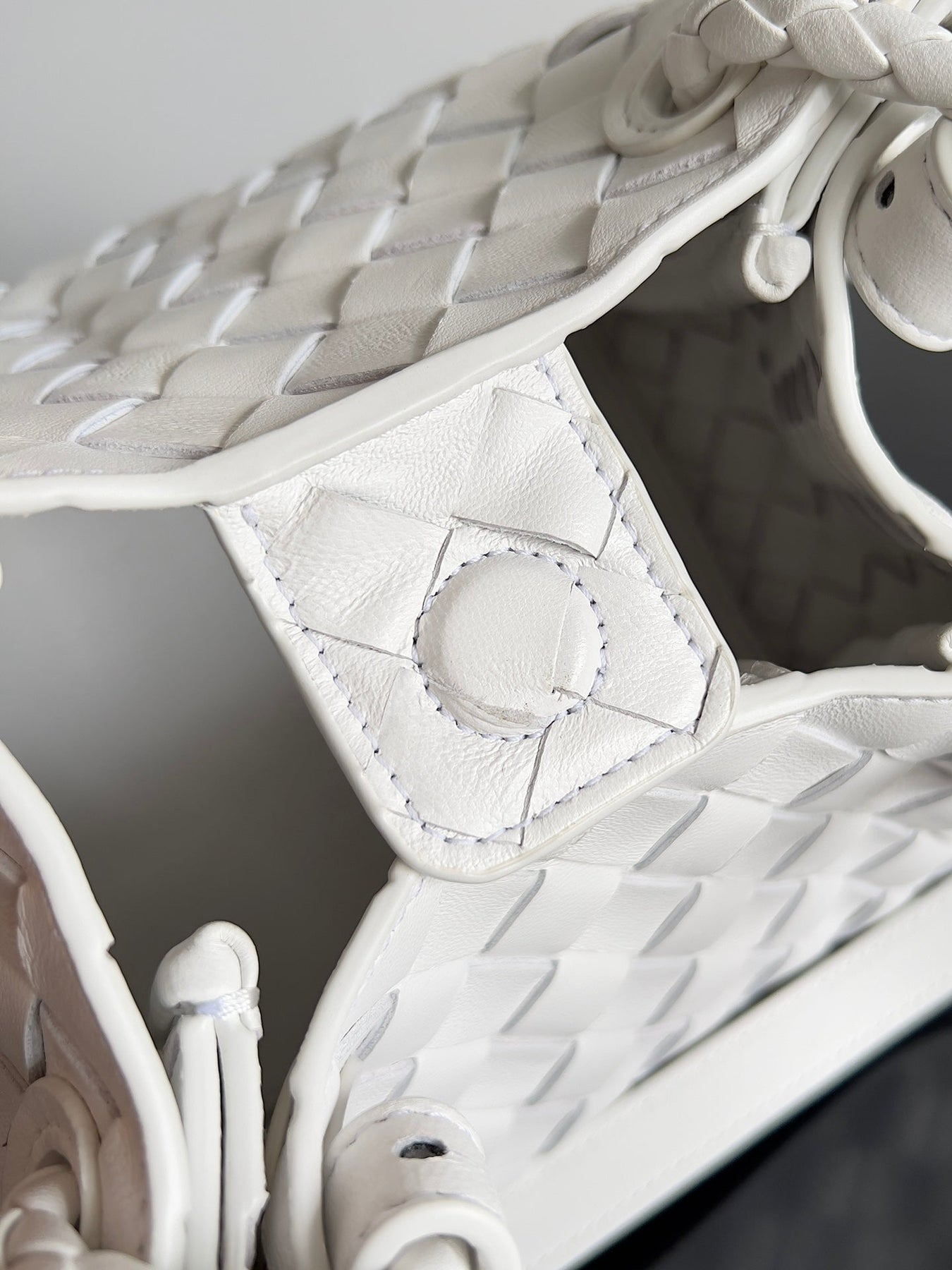 BV Small Parachute 21 White Lambskin Ghw - Image 6