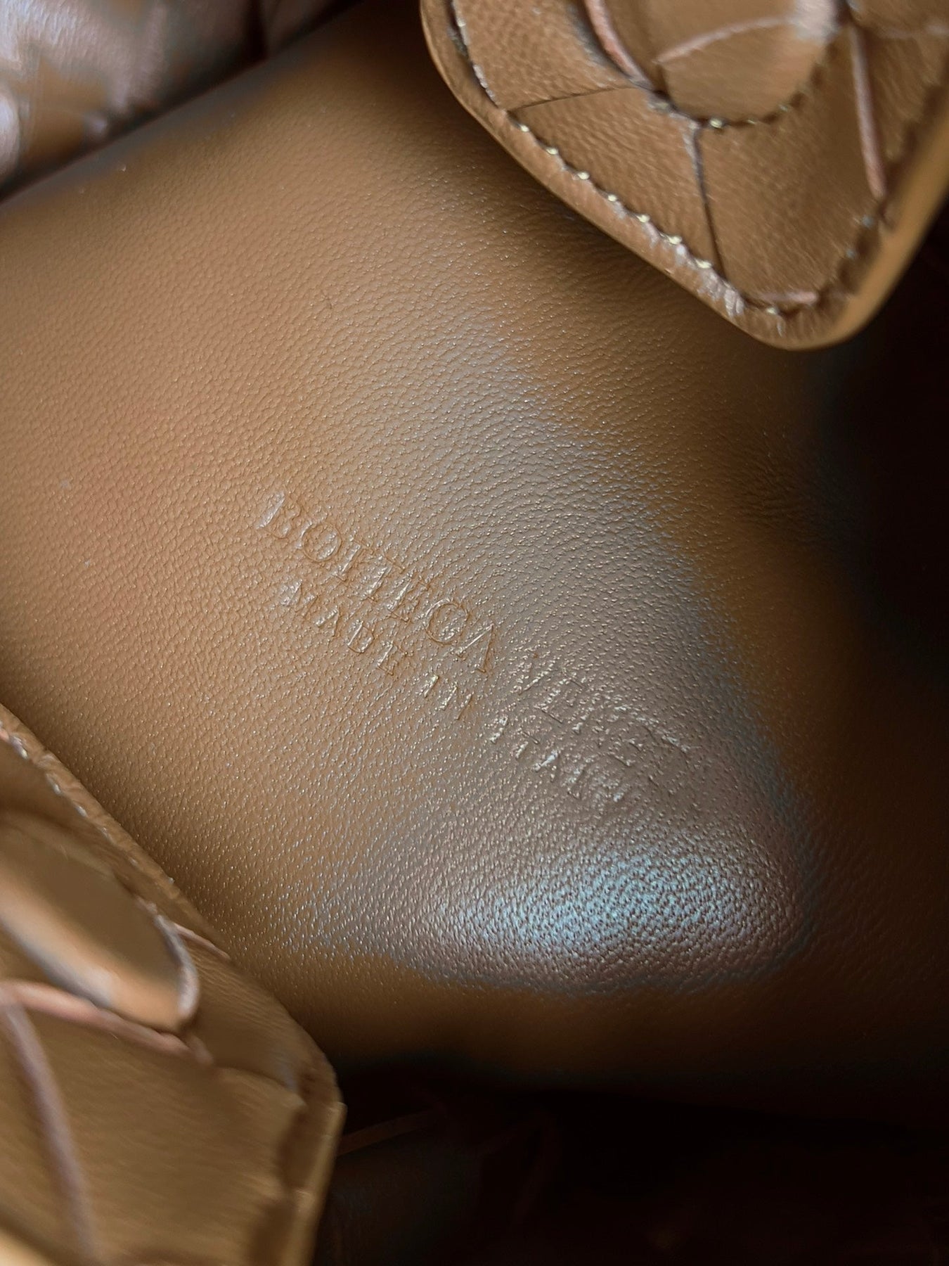 BV Small Parachute 21 Tan Lambskin Ghw - Image 11