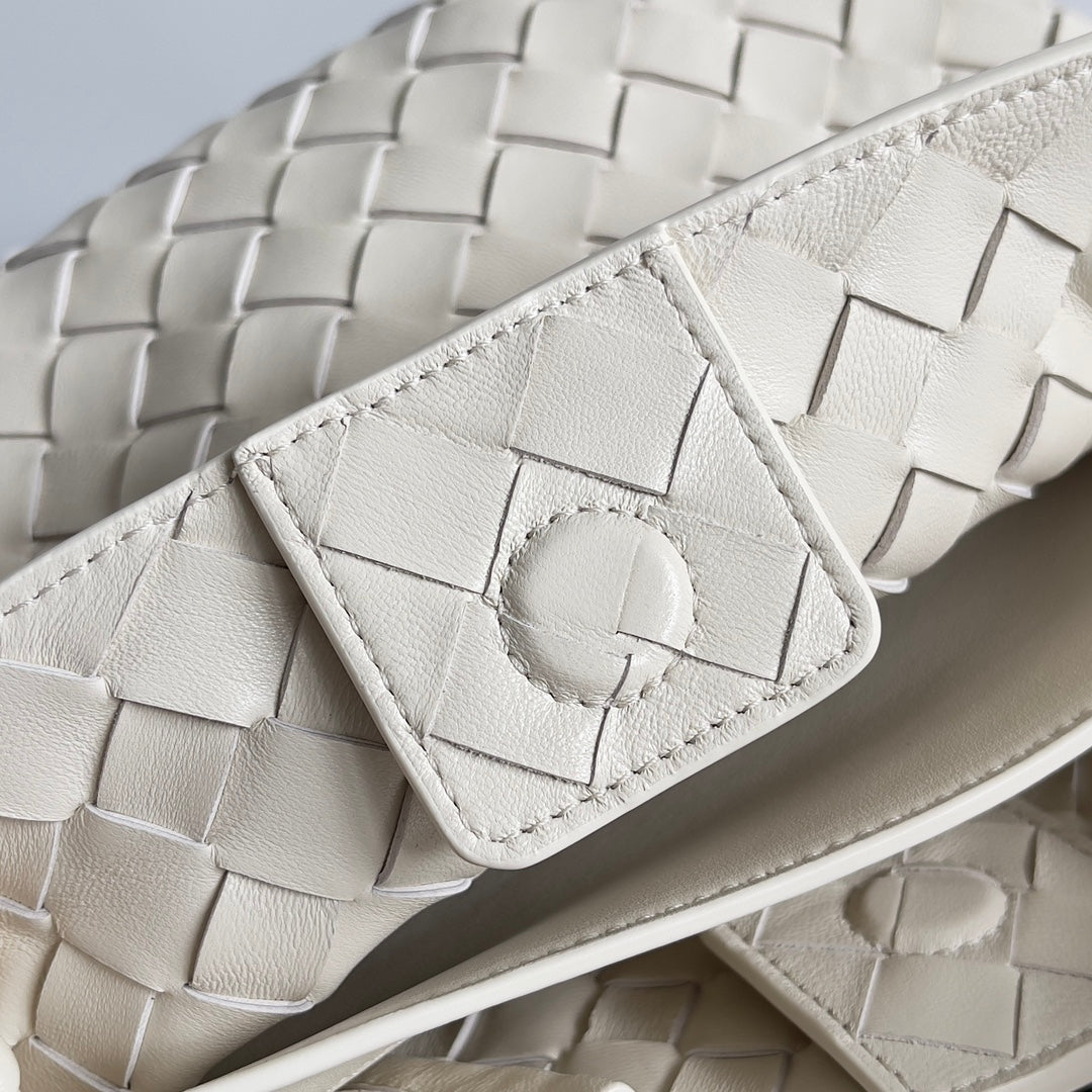 HANDLE BAG ANDIAMO 25 IN OFF WHITE LAMBSKIN - Image 10