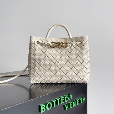 HANDLE BAG ANDIAMO 25 IN OFF WHITE LAMBSKIN - Main Image