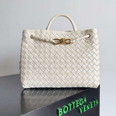 HANDLE BAG ANDIAMO 32 IN OFF WHITE LAMBSKIN - Main Image
